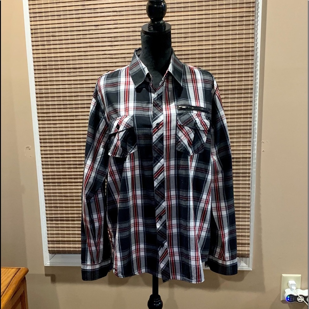 EUC Women’s Plaid Button Down XL